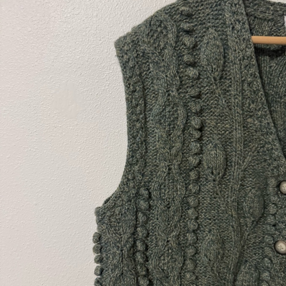 Cape Isle Knitters Shetland Wool Cable Knit Bobble Button Vest Green Hand Knit-M - Picture 4 of 9